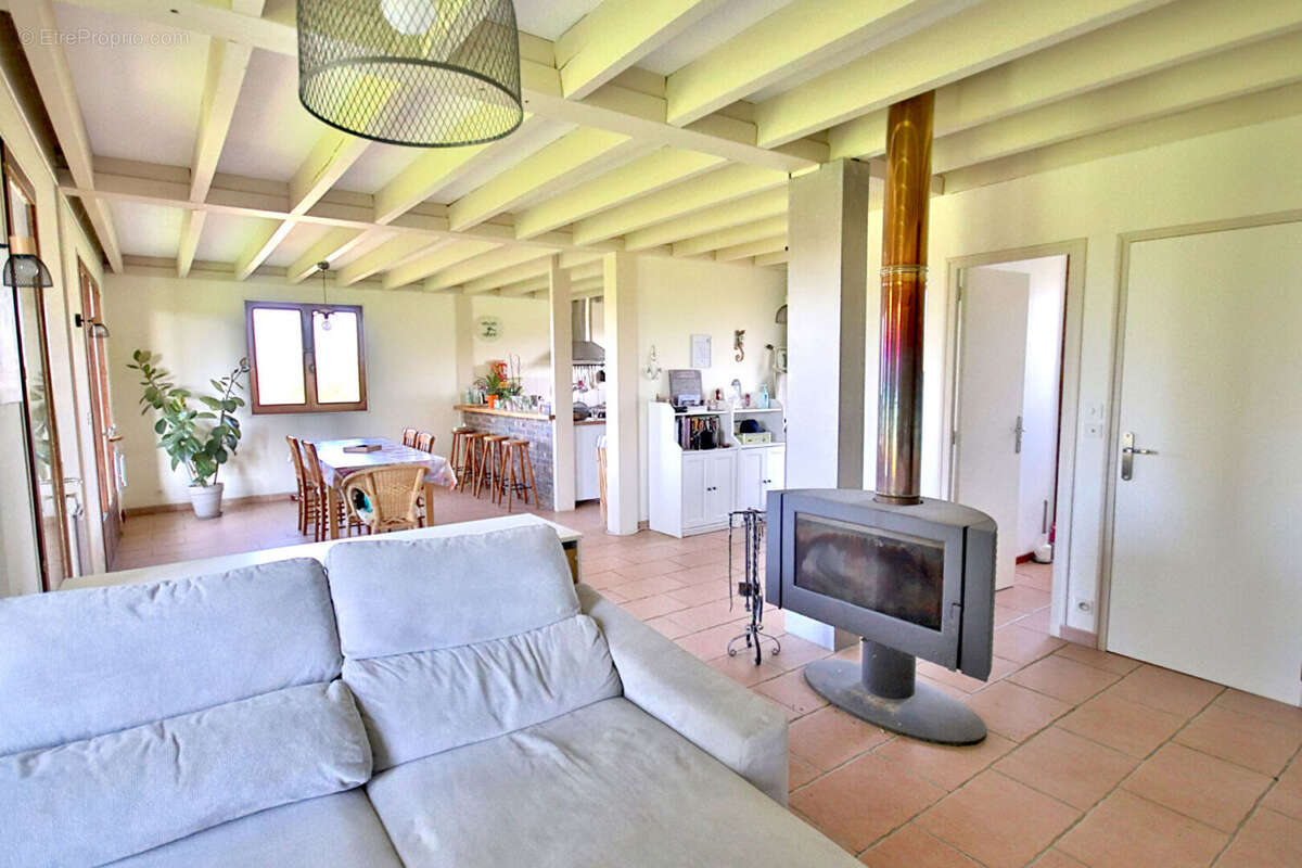 Maison à SAINT-LEOPARDIN-D&#039;AUGY