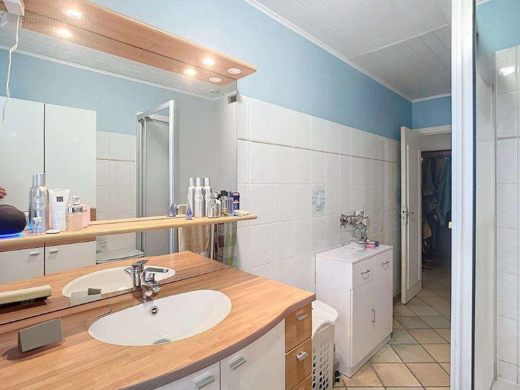 Maison à LIESVILLE-SUR-DOUVE