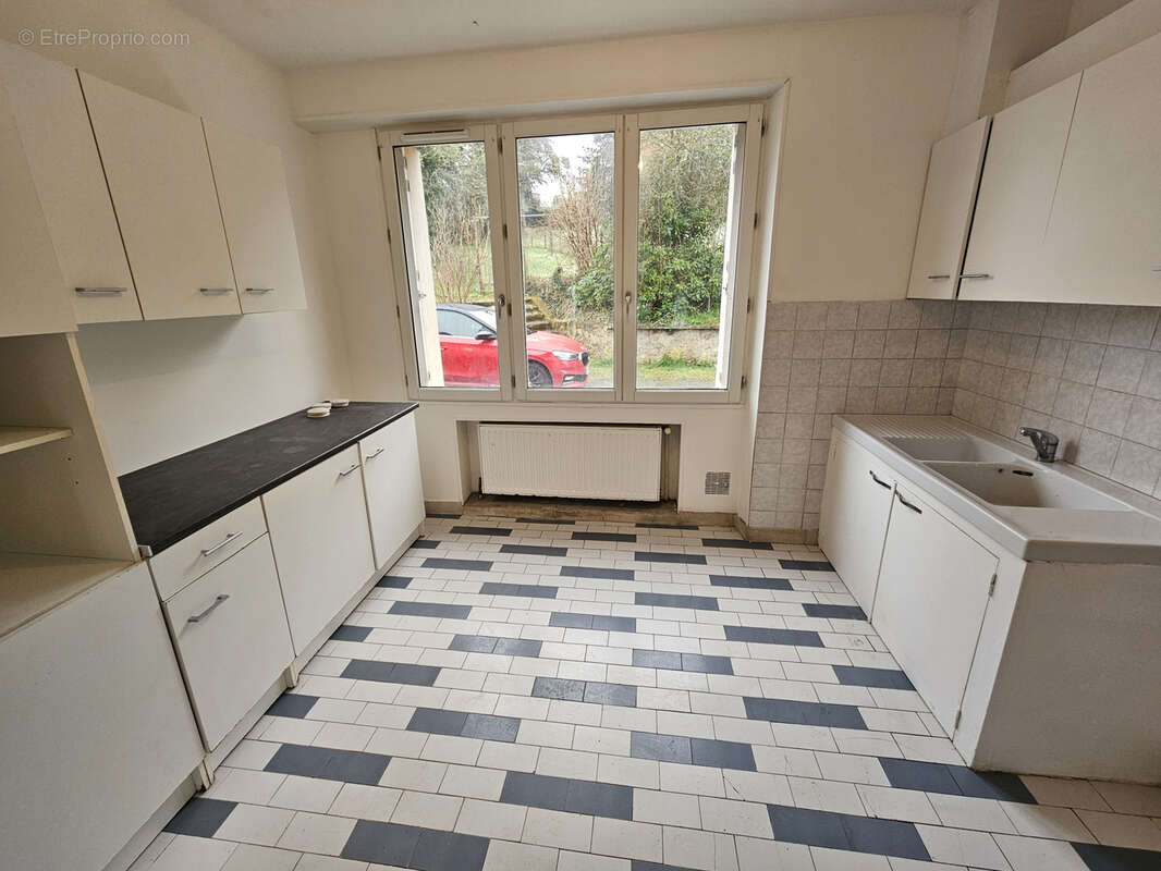 Maison à PEYRAT-LE-CHATEAU