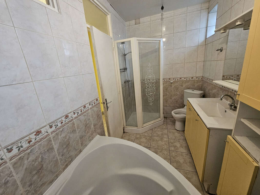 Maison à PEYRAT-LE-CHATEAU