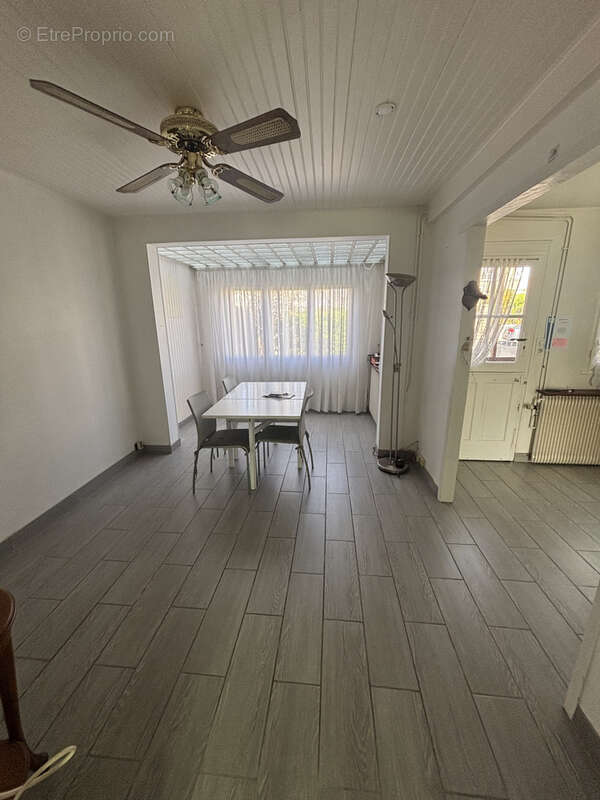 Maison à SAINTE-GENEVIEVE-DES-BOIS