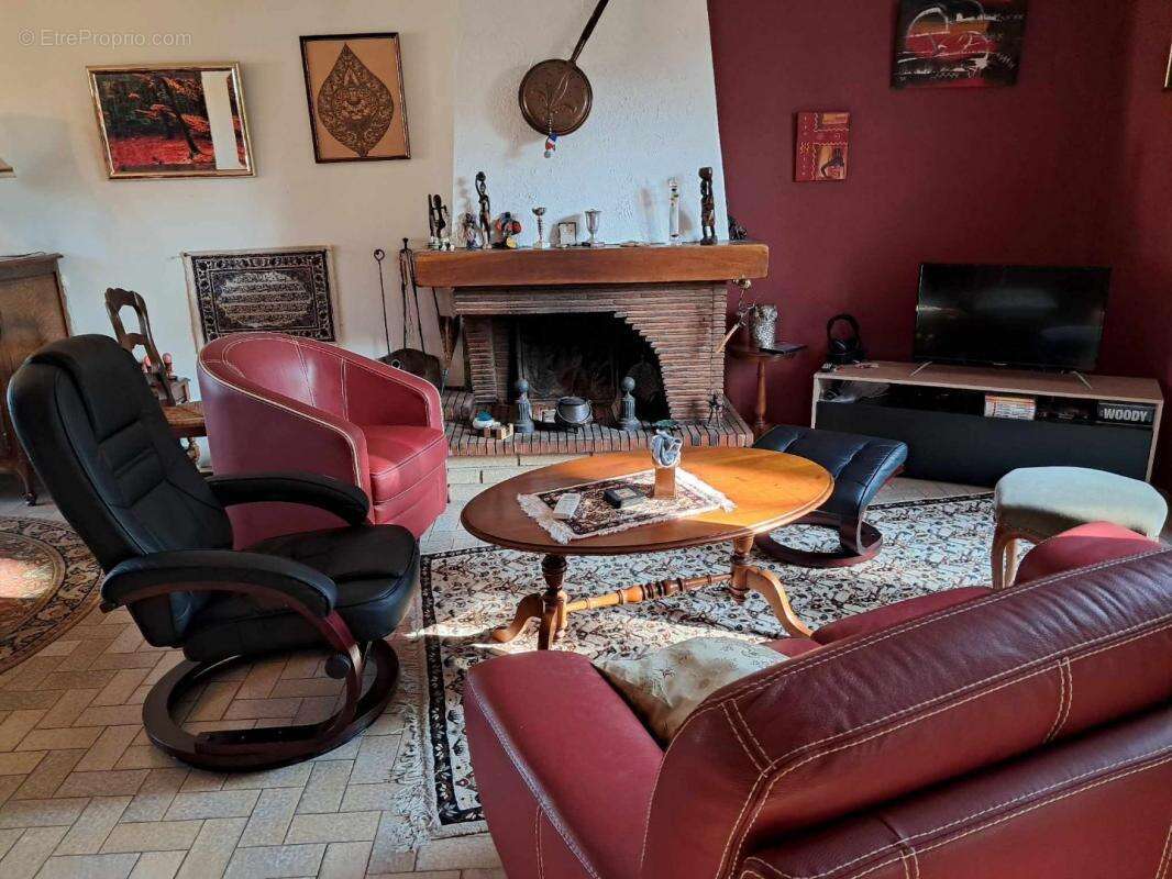 Maison à SAINT-PRYVE-SAINT-MESMIN