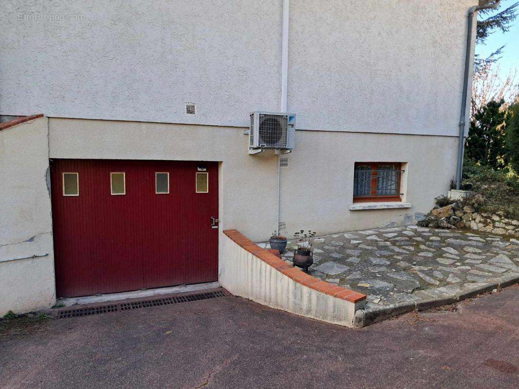 Maison à SAINT-PRYVE-SAINT-MESMIN