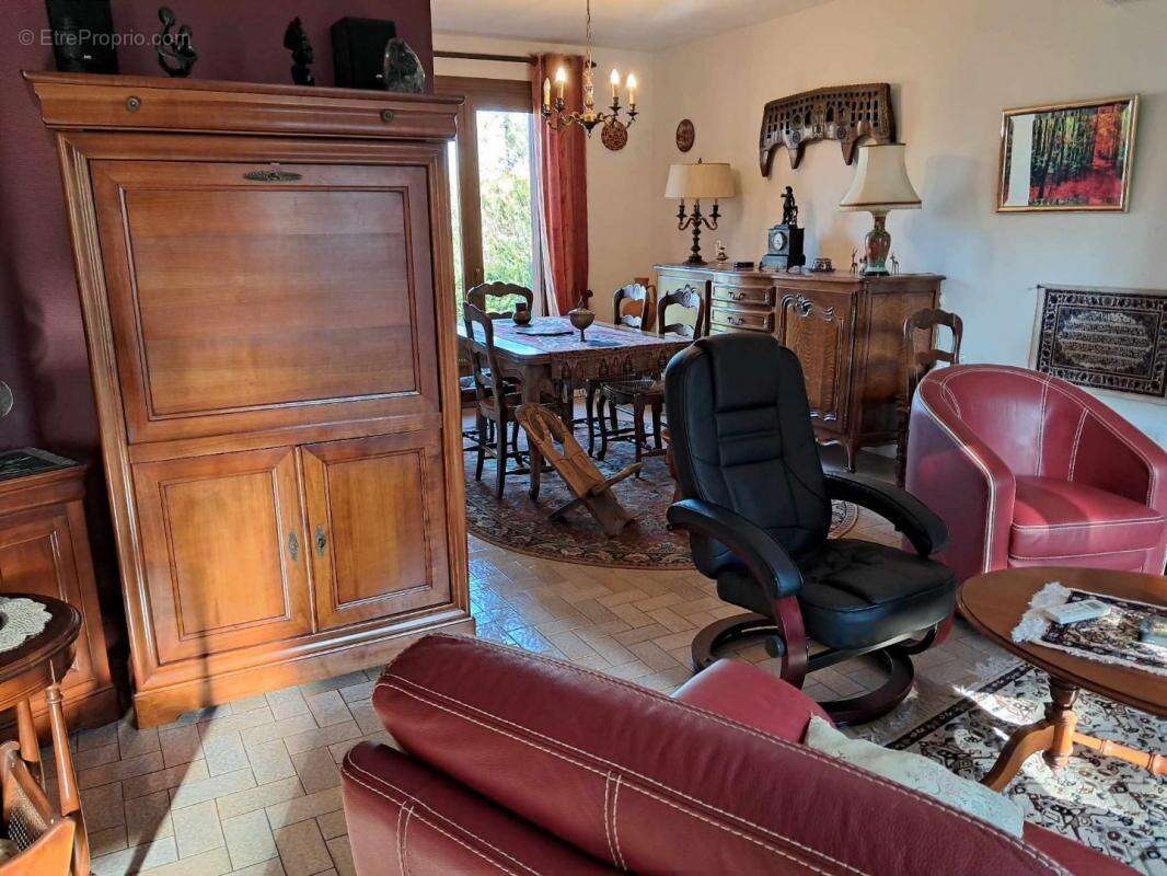 Maison à SAINT-PRYVE-SAINT-MESMIN