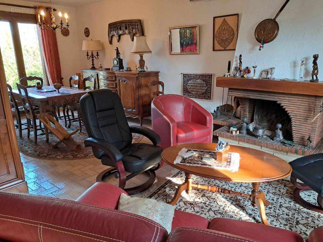 Maison à SAINT-PRYVE-SAINT-MESMIN