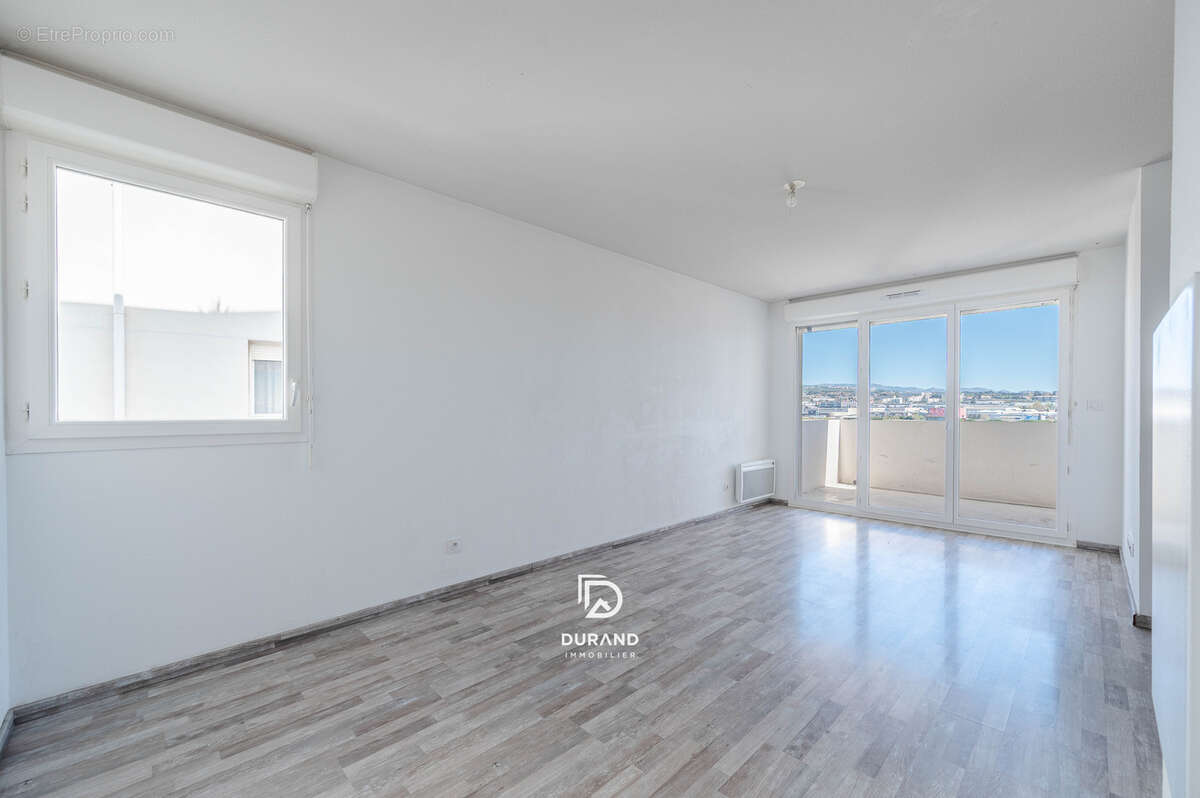 Appartement à MARSEILLE-15E
