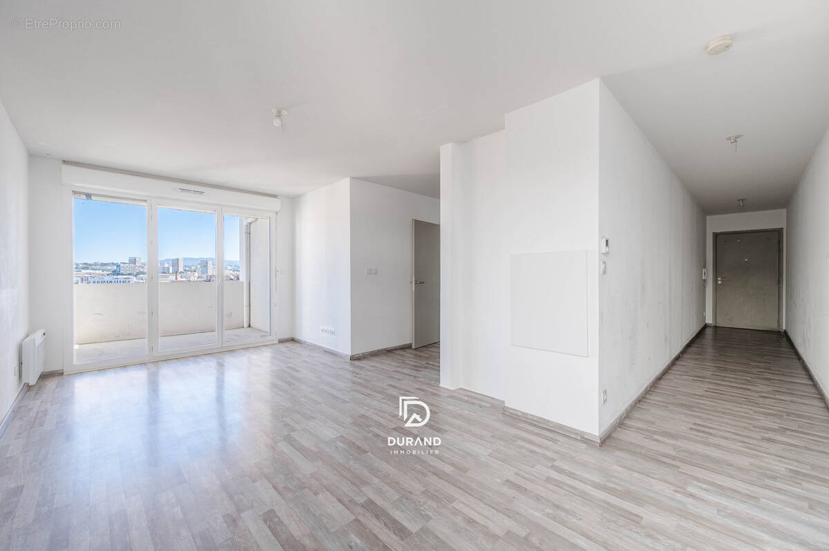 Appartement à MARSEILLE-15E