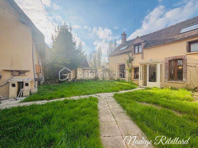 Maison à PONT-SUR-VANNE