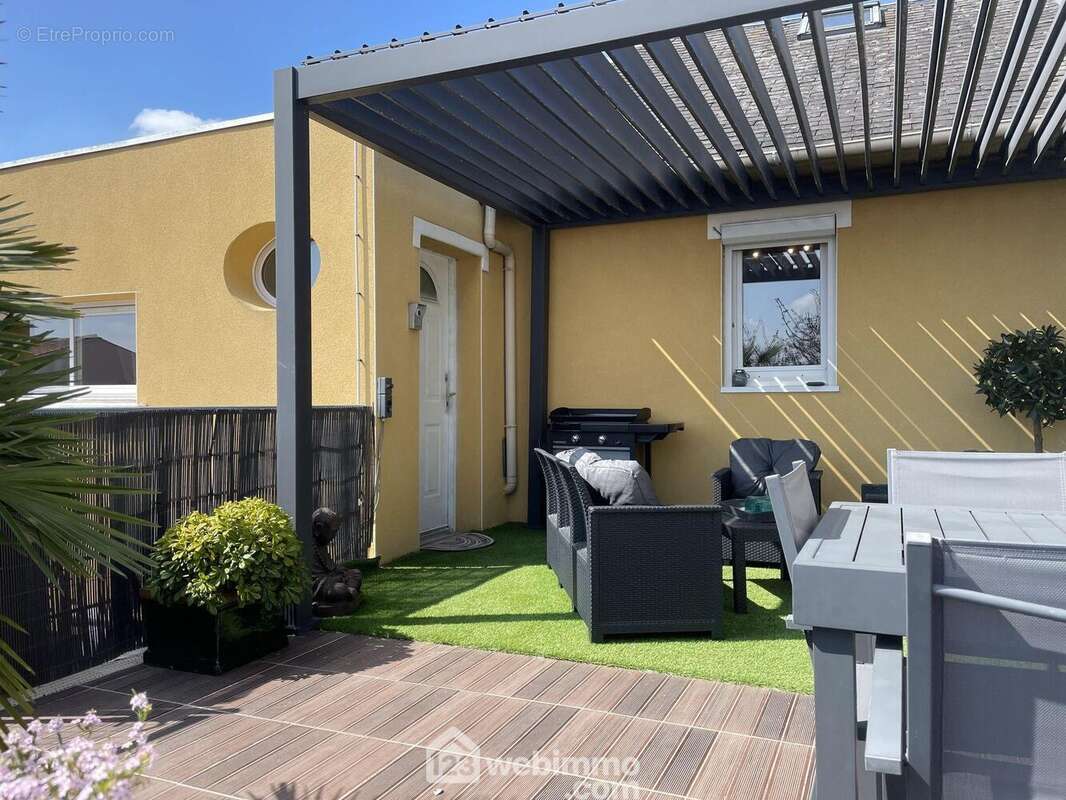 Bel appartement en plein centre bourg. - Maison à JARD-SUR-MER