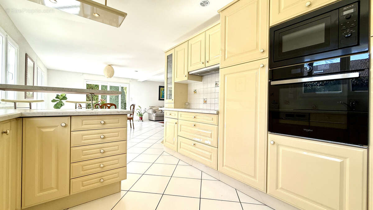 Maison à PREVESSIN-MOENS