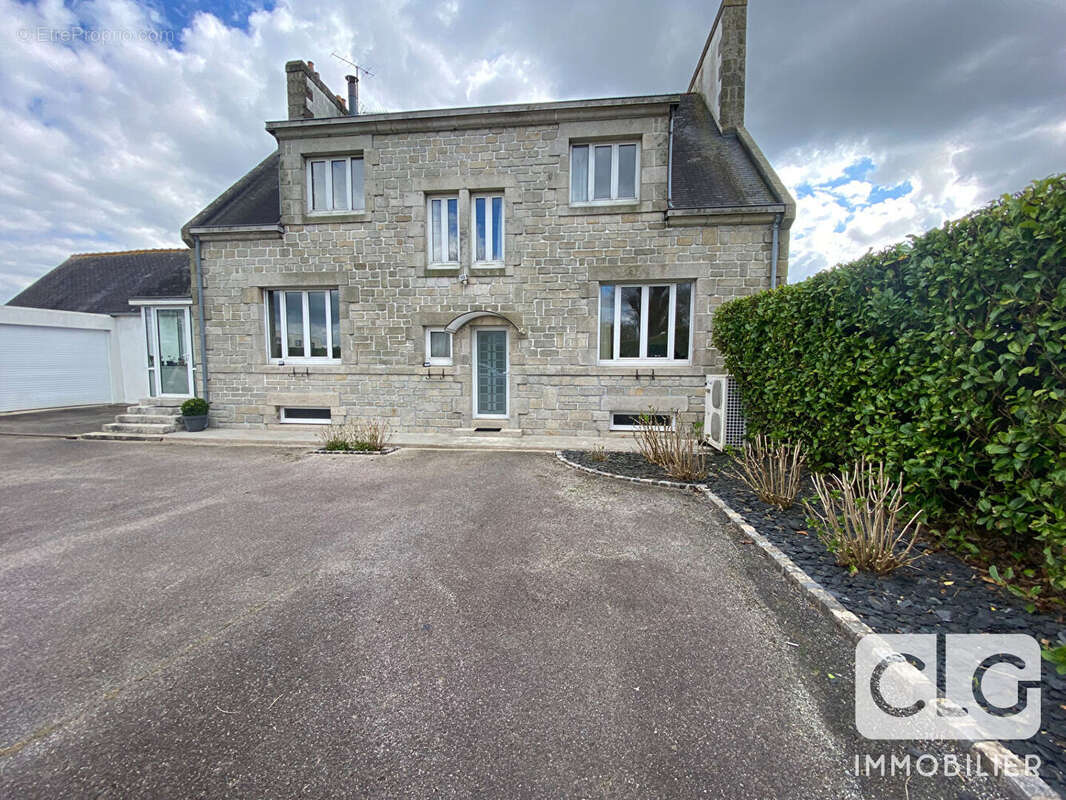Maison à ERGUE-GABERIC