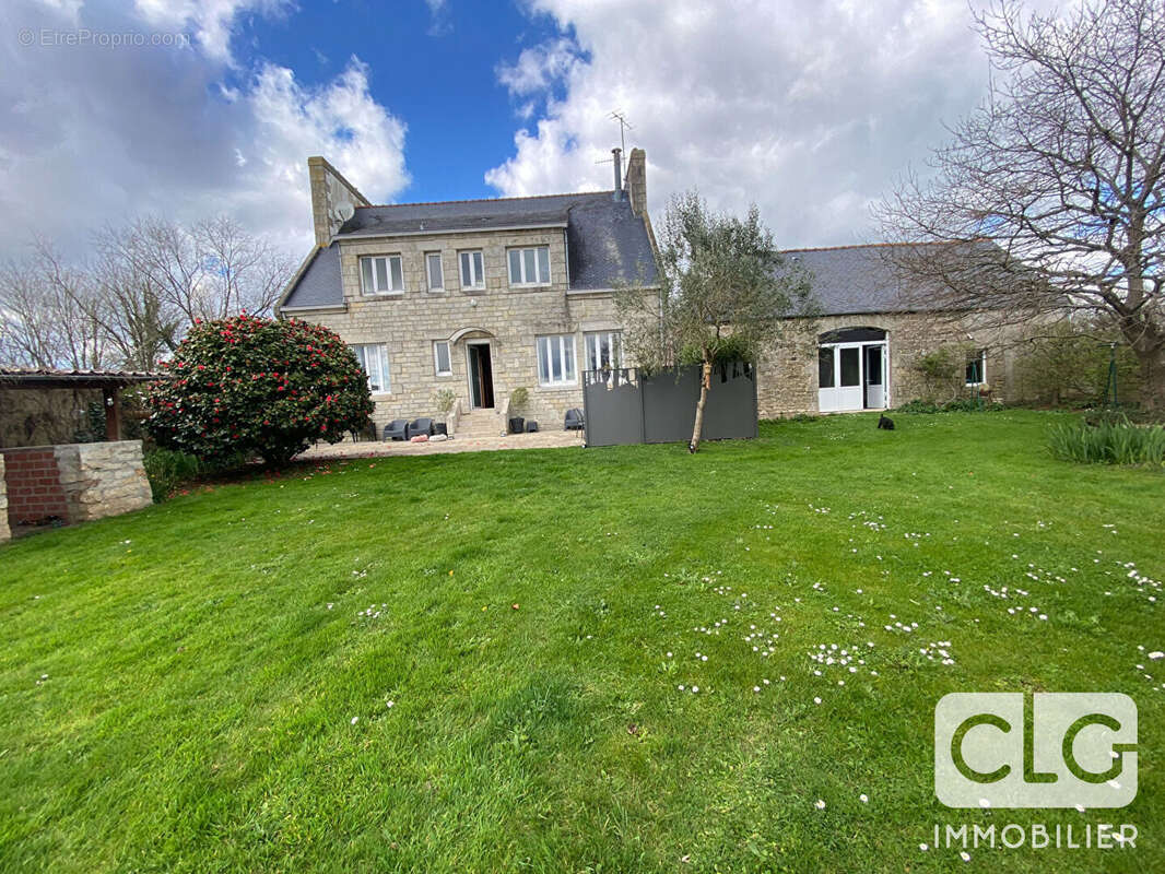 Maison à ERGUE-GABERIC