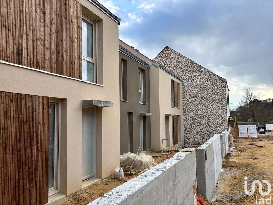 Photo 2 - Maison à SAINT-CHERON