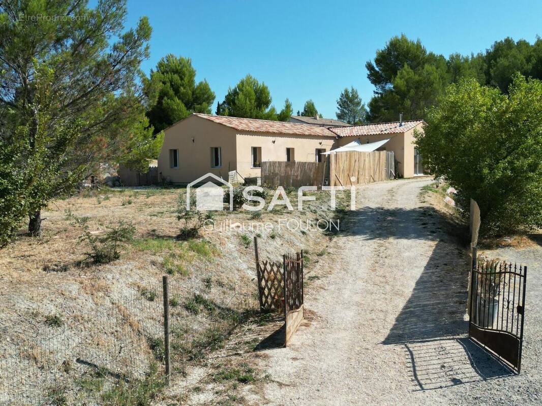 Photo 1 - Maison à SAINT-SATURNIN-LES-APT