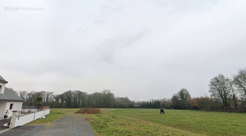 Terrain à LANVOLLON