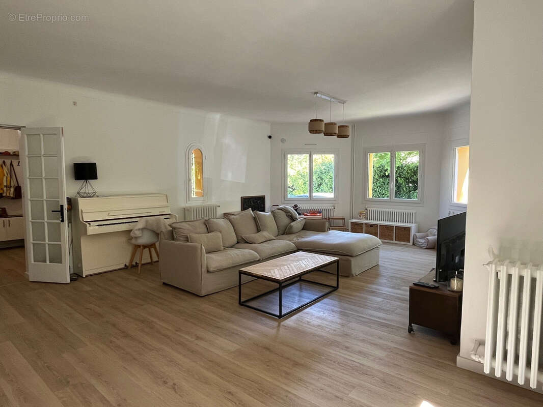 Maison à SAINT-VALLIER-DE-THIEY