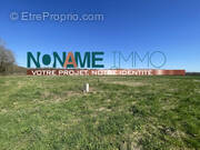 Terrain à REUILLY