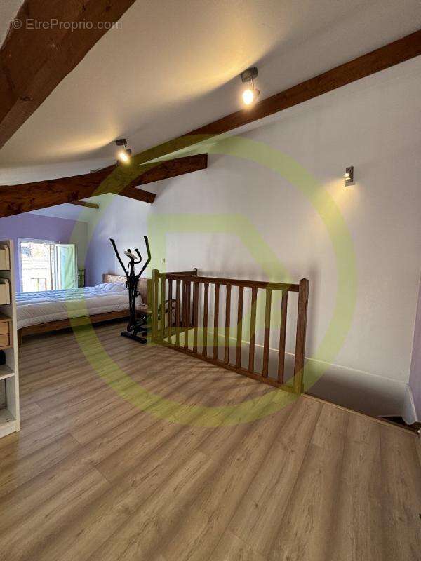 Maison à CHANTELOUP-LES-VIGNES