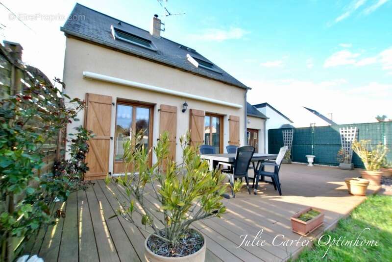 Maison à COURTILLERS