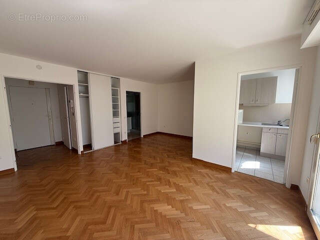 Appartement à ISSY-LES-MOULINEAUX