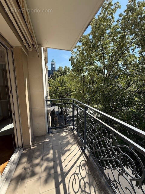 Appartement à ISSY-LES-MOULINEAUX