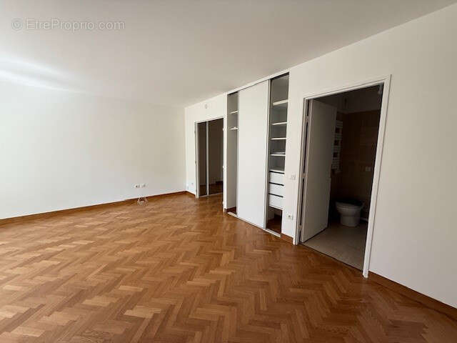 Appartement à ISSY-LES-MOULINEAUX