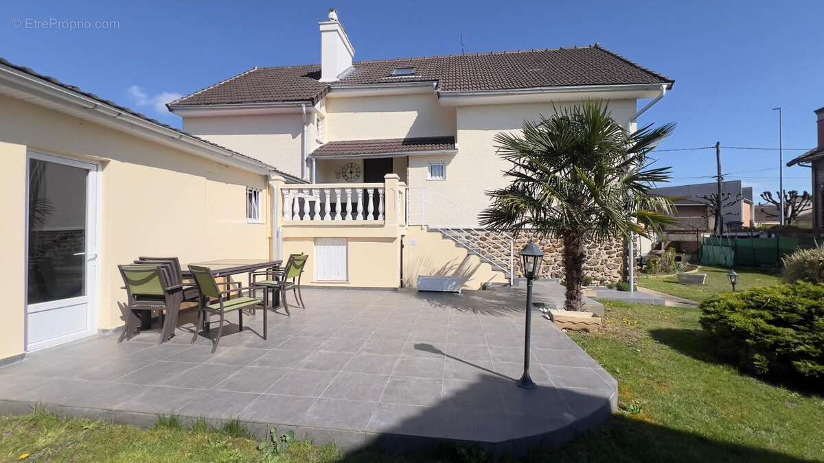 Maison à NEUILLY-SUR-MARNE