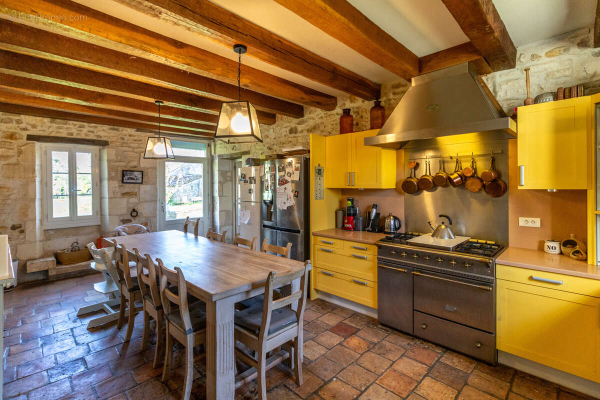 Maison à CORME-ROYAL