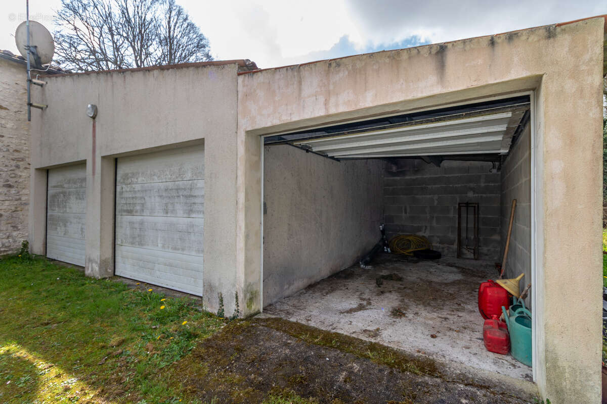 Maison à CORME-ROYAL