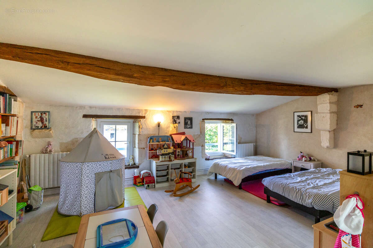 Maison à CORME-ROYAL