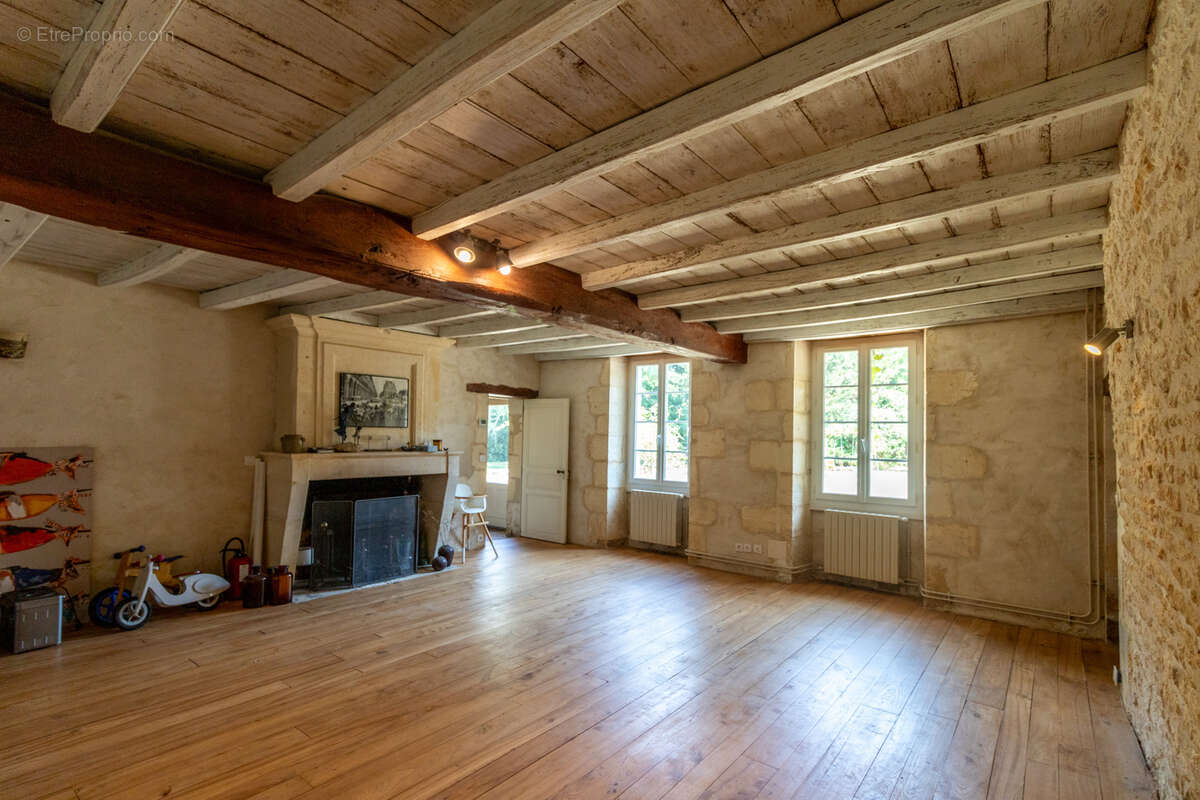 Maison à CORME-ROYAL