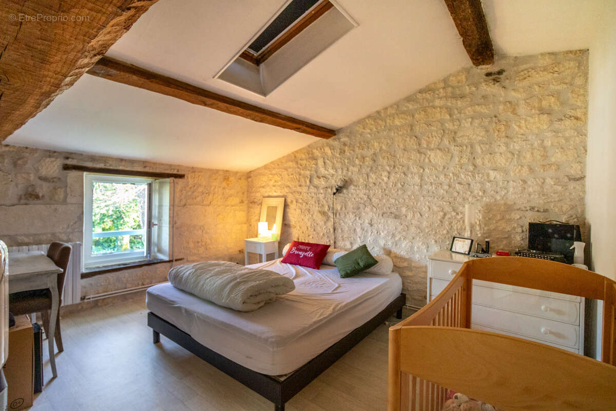 Maison à CORME-ROYAL