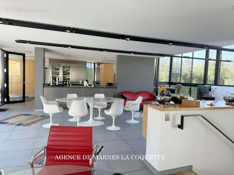 Maison à VILLE-D&#039;AVRAY