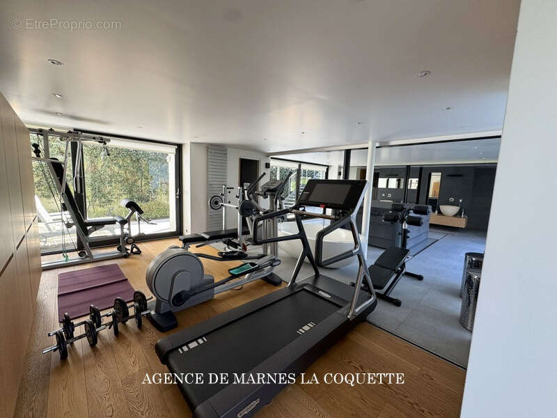 Maison à VILLE-D&#039;AVRAY