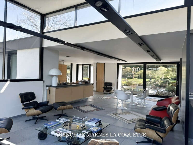 Maison à VILLE-D&#039;AVRAY