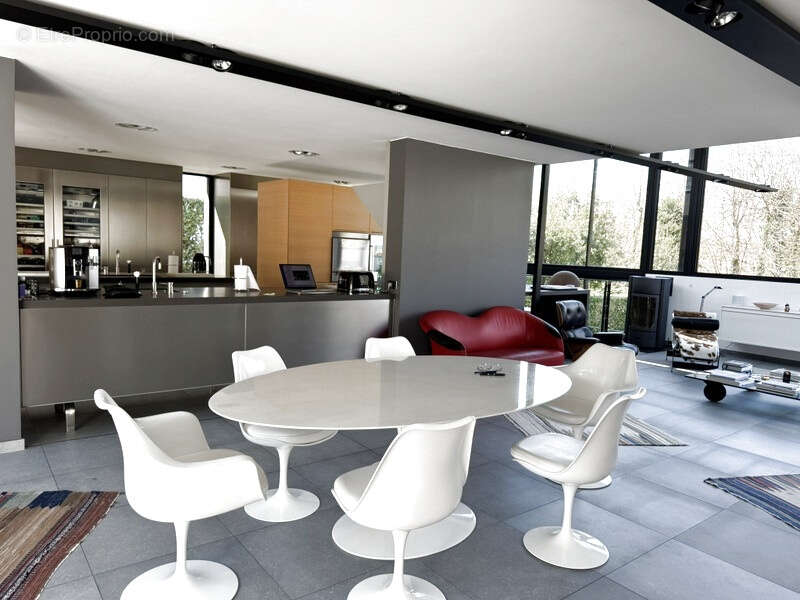 Maison à VILLE-D&#039;AVRAY