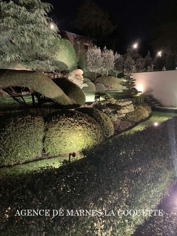 Maison à VILLE-D&#039;AVRAY