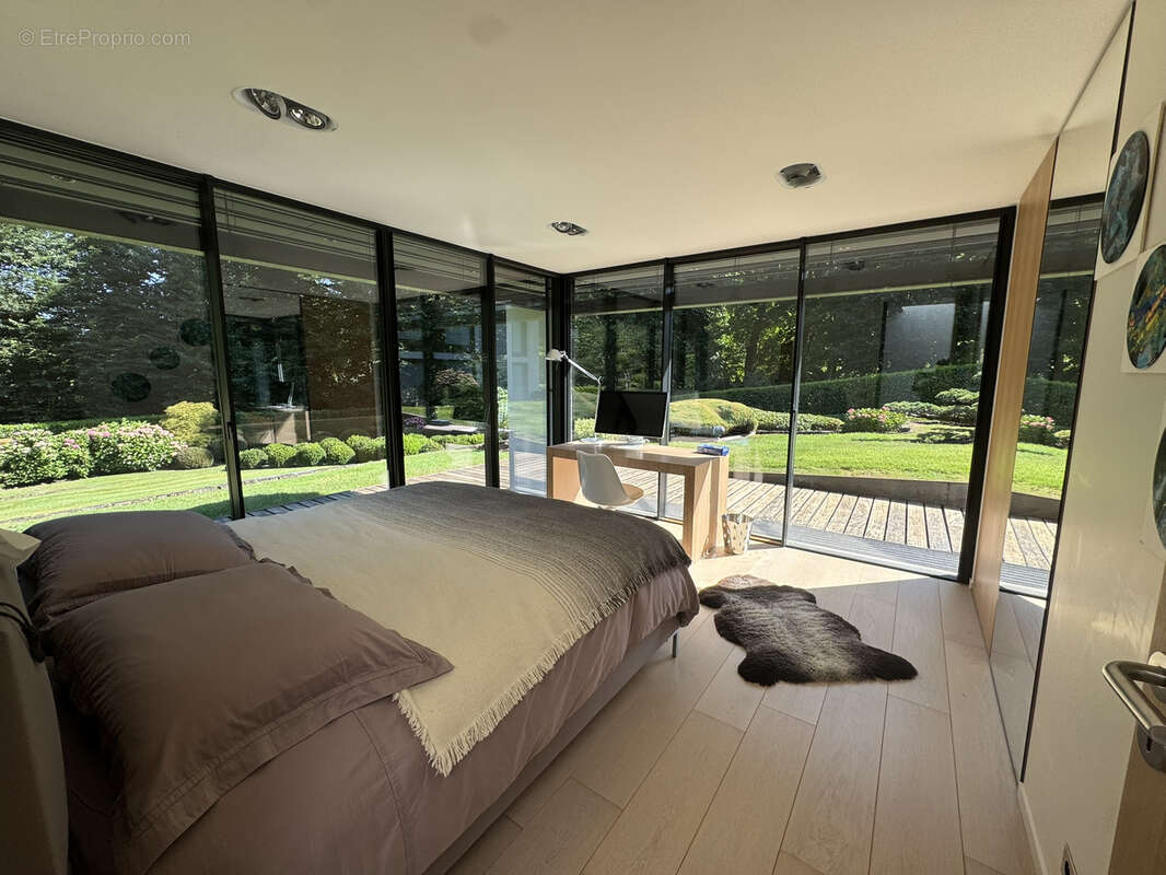 Maison à VILLE-D&#039;AVRAY