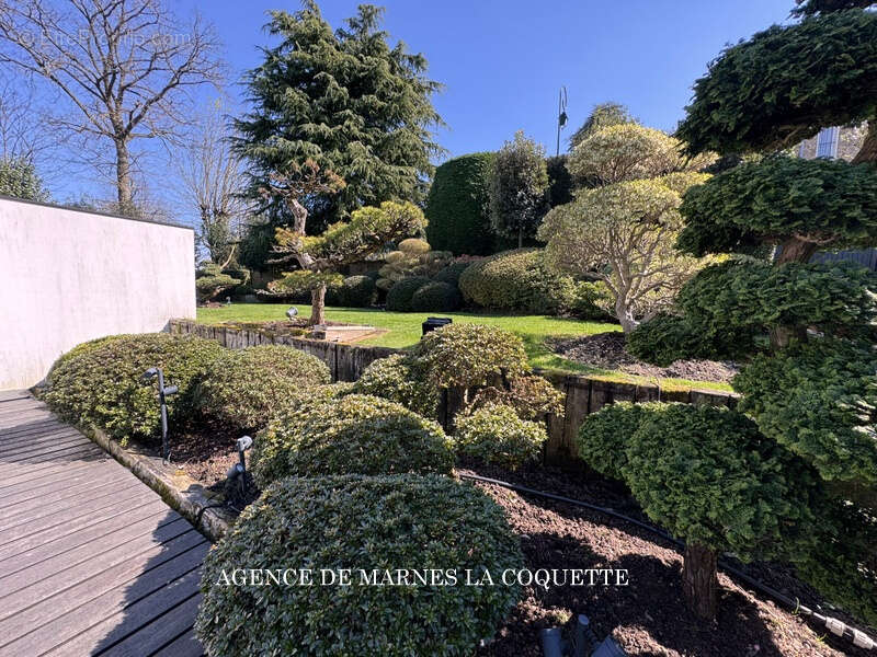 Maison à VILLE-D&#039;AVRAY