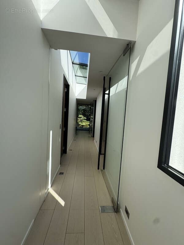 Maison à VILLE-D&#039;AVRAY