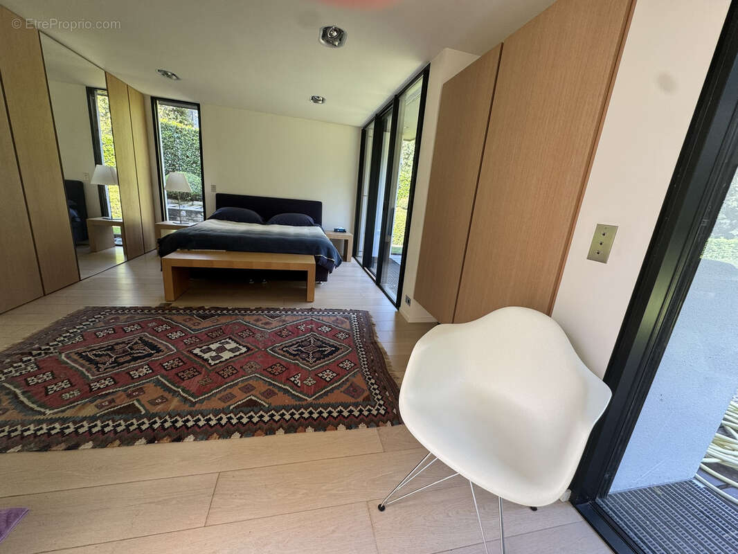 Maison à VILLE-D&#039;AVRAY