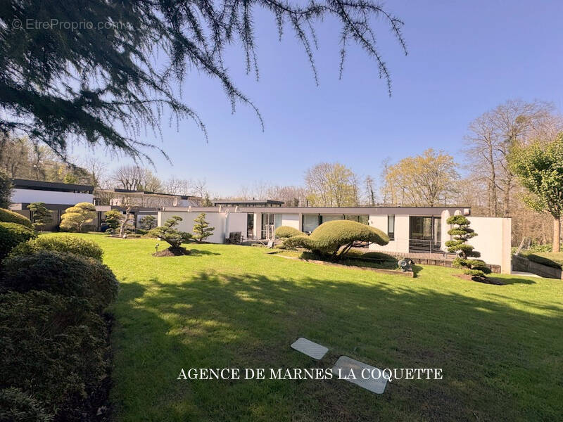 Maison à VILLE-D&#039;AVRAY