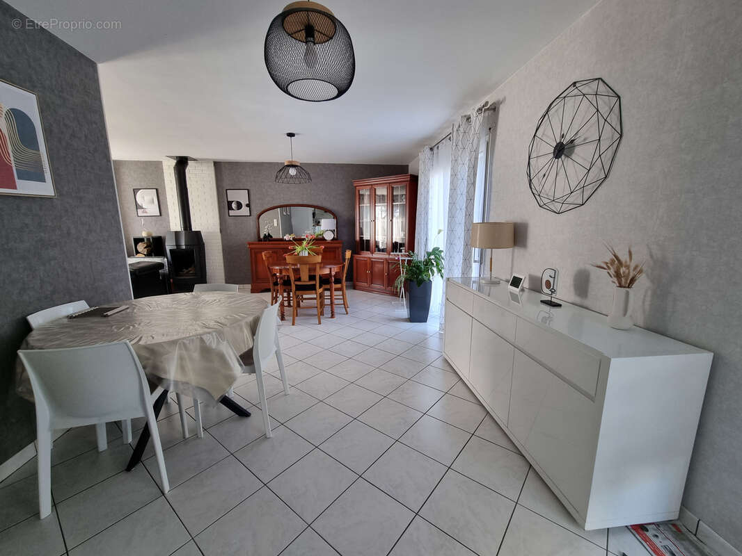 Maison à SAINT-ERBLON