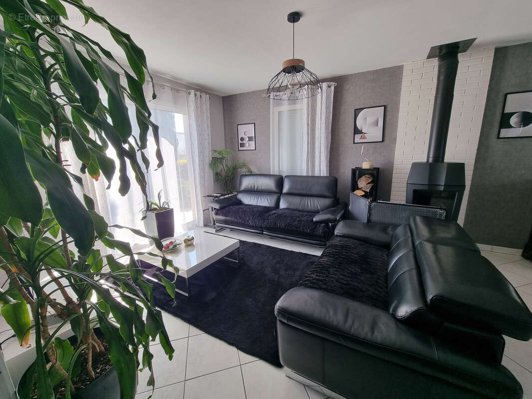 Maison à SAINT-ERBLON