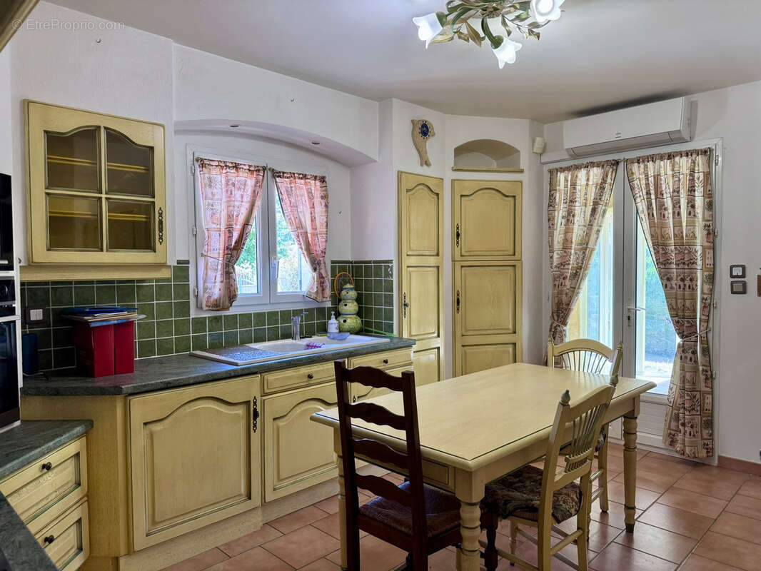 Maison à L&#039;ISLE-SUR-LA-SORGUE