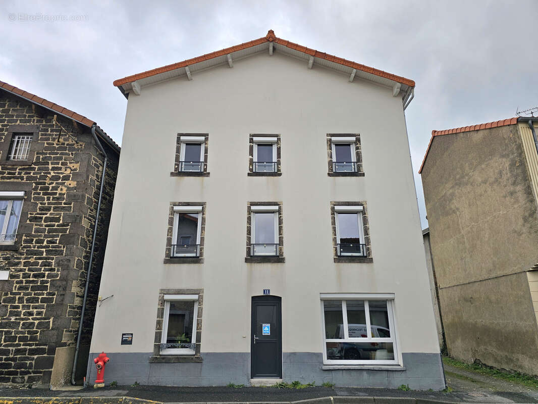 Maison à SAINT-BONNET-PRES-RIOM