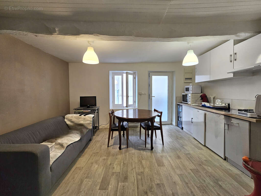 Maison à SAINT-BONNET-PRES-RIOM