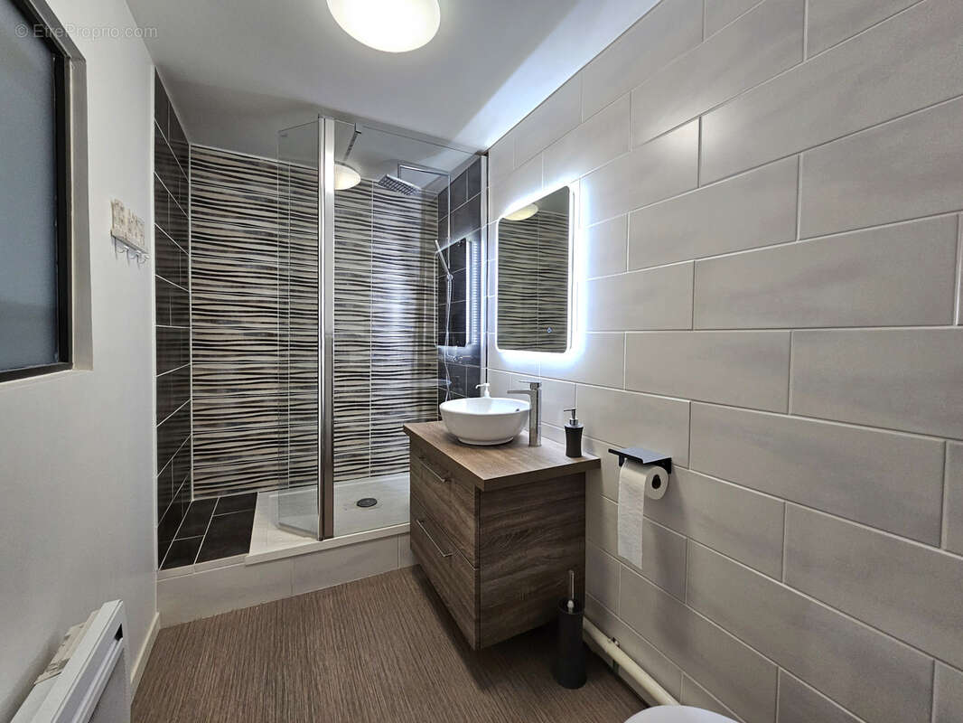 Maison à SAINT-BONNET-PRES-RIOM