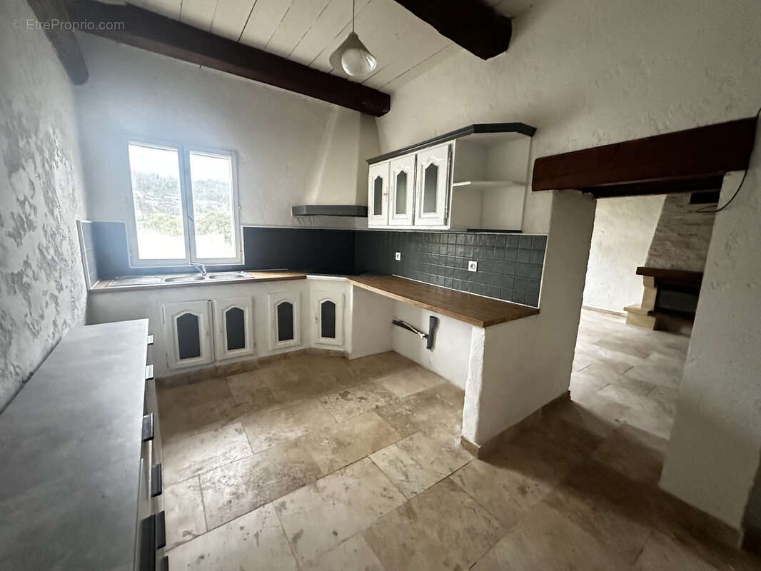 Maison à SOLLIES-PONT