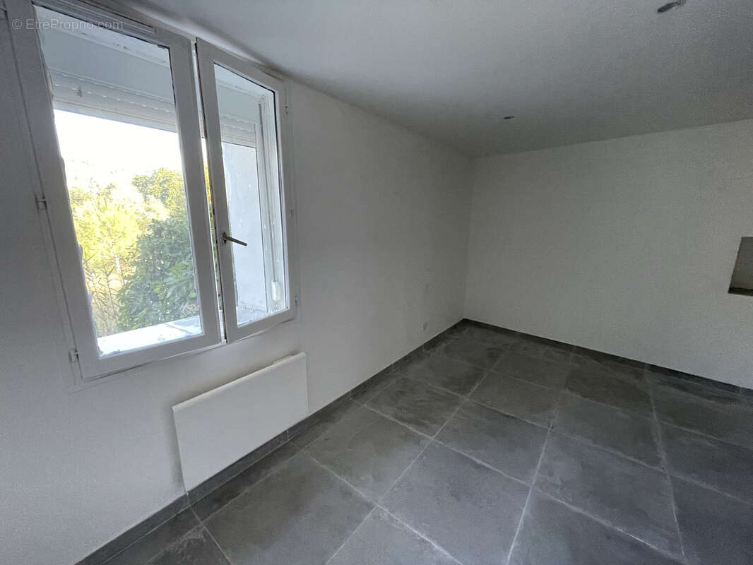 Maison à SOLLIES-PONT